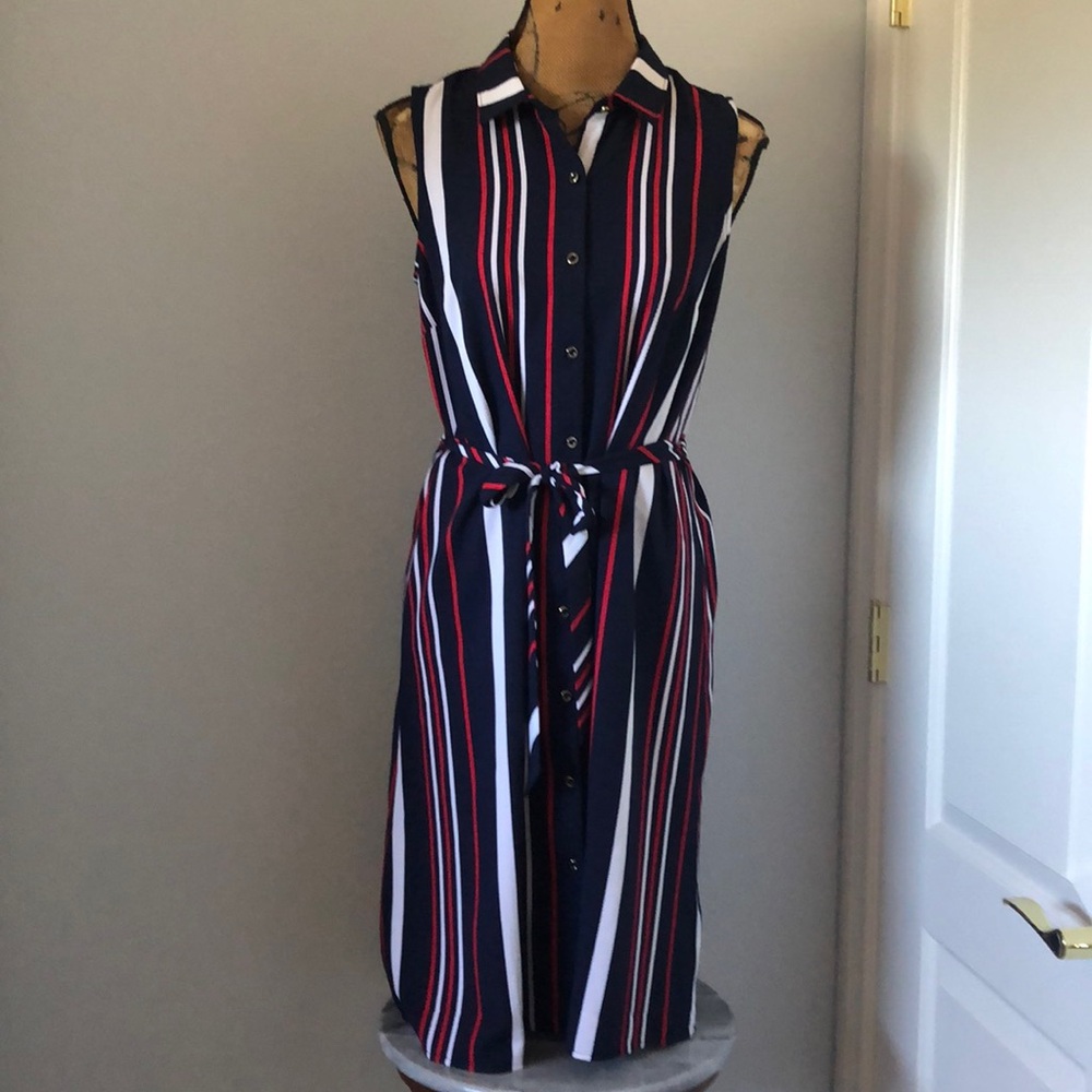 comfortable no wrinkle dress great for travel slimming lines sleeveless medium